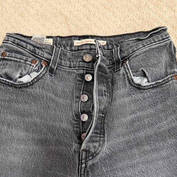 Levi's Women’s Washed Black Relaxed Straight Jeans - Picture 2 of 6